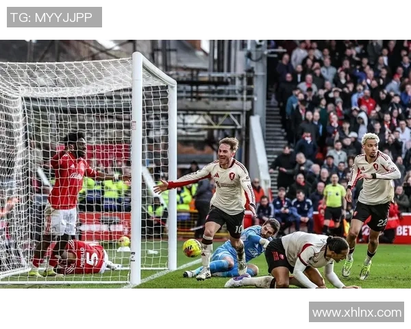 英超利物浦主场大胜托特纳姆热刺，继续领跑英超积分榜